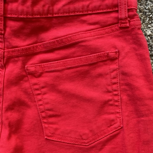 Gap Red Denim Sexy Boyfriend Shorts. Size 2 - Picture 3 of 8